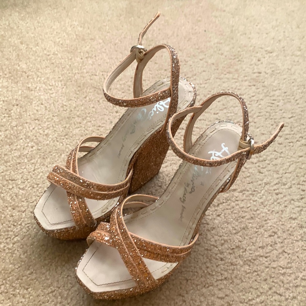 Alice and Olivia glitter pumps in blush